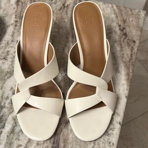 Nordstrom Rack dress sandals in ivory. Size 10M